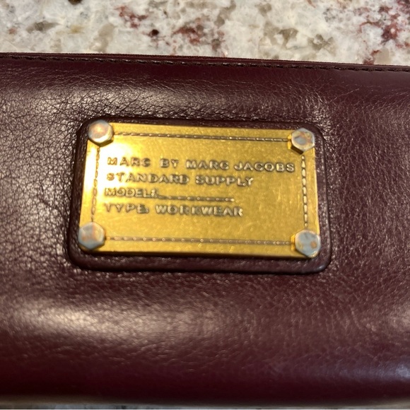 MARC BY MARC JACOBS Long Wallet Leather Maroon Ladies 3.5” X 8” - Picture 4 of 9
